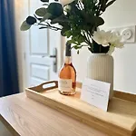 New 143 Suite La Rochelle - Cosy Apartment Paris Center